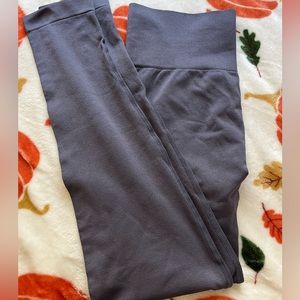 Women’s leggings great quality, stretchy material very comfortable!!🤍🤍